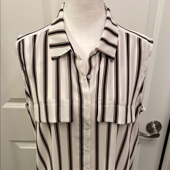 Worthington Black and White Boxy Button Down Shirt Pockets Striped - Picture 1 of 13